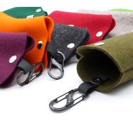 Press-stud felt cases with carabiner